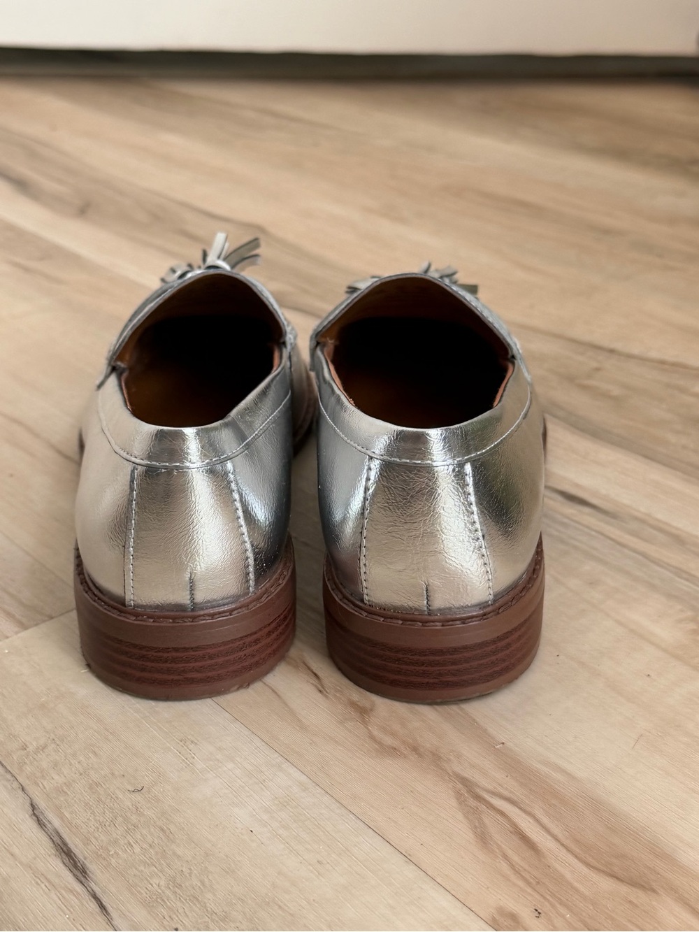 Franco Sarto Silver Metallic Tassel Loafers Flats 7.5 - Picture 6 of 8